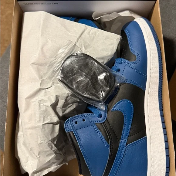 Nike Kids Black and Blue Sneakers